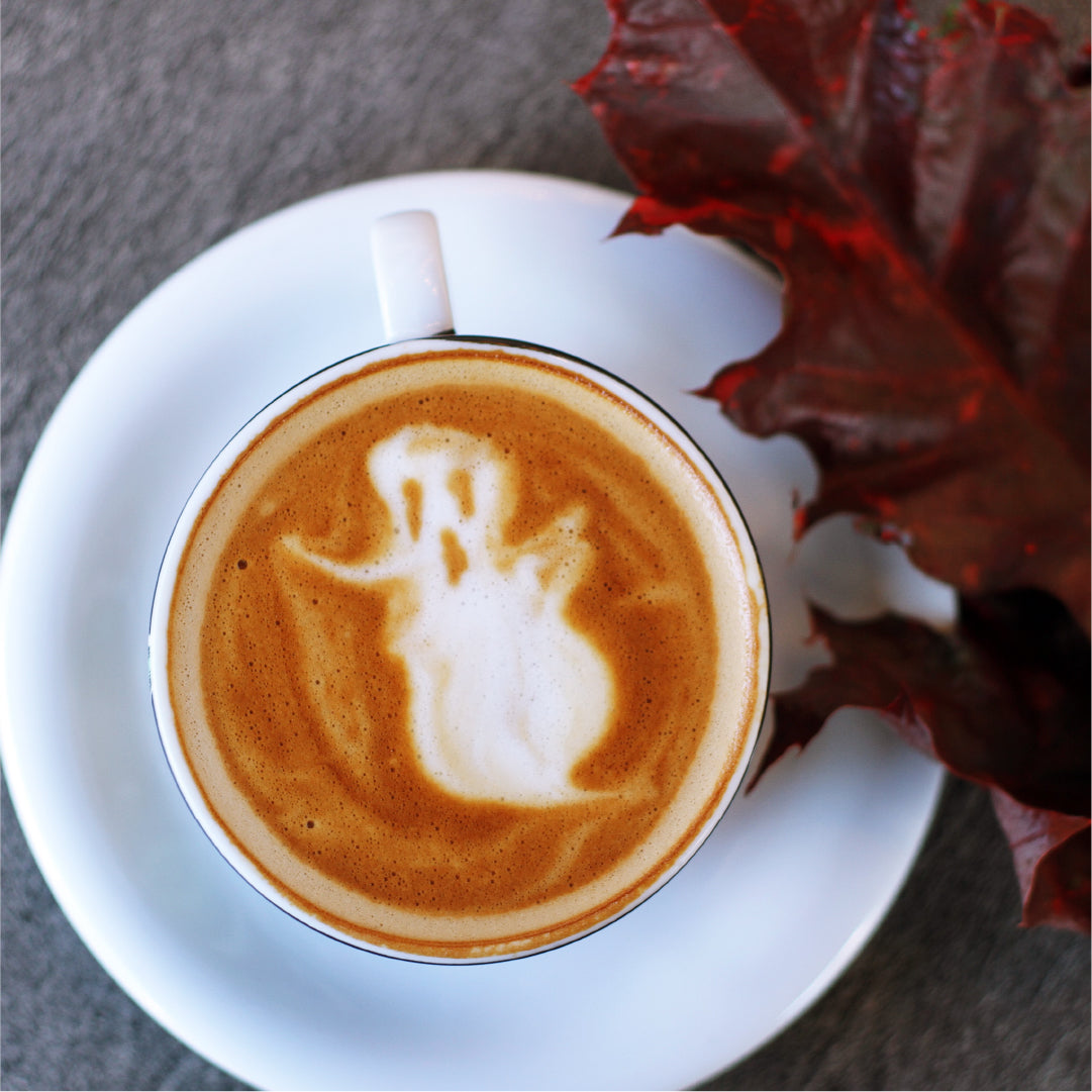 Making Spooky Halloween Latte Art - Latte Art Tutorial